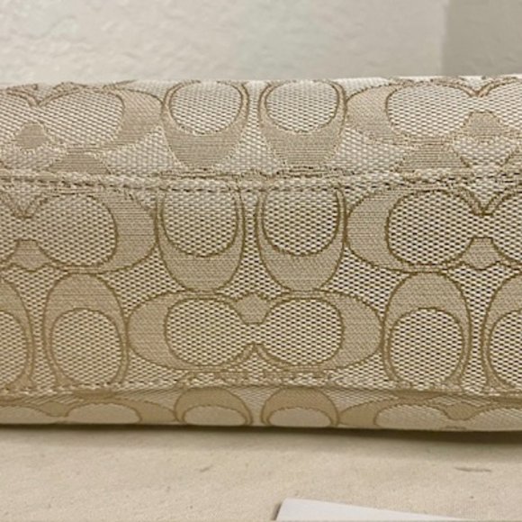 Coach Purse Bag Light Khaki Chalk Small Dufflette NWTs SIG Classic Beauty - Picture 3 of 12